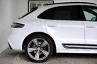 2022-porsche-macan-20-small-11