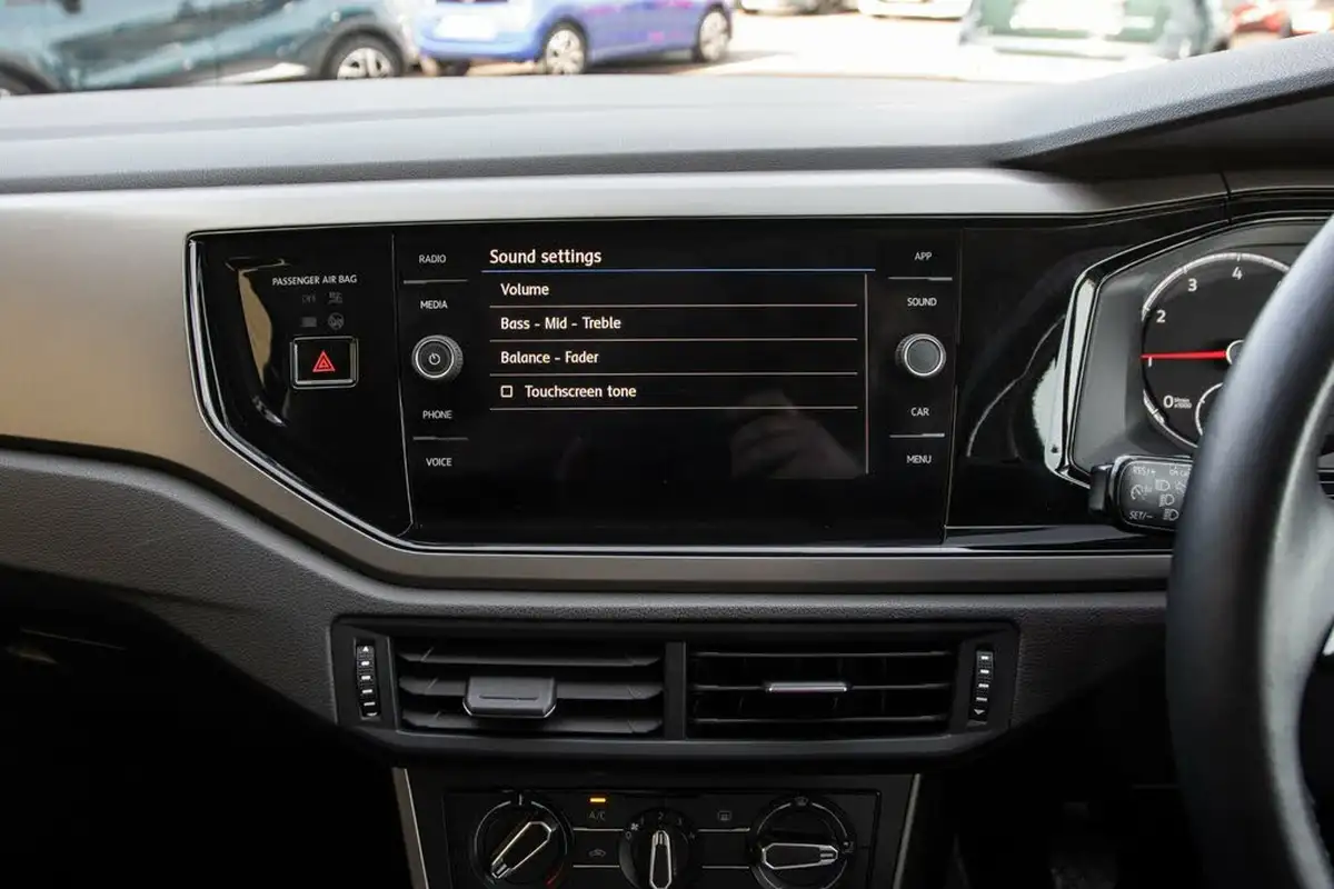 2020-volkswagen-polo-10-se-80ps-big-25