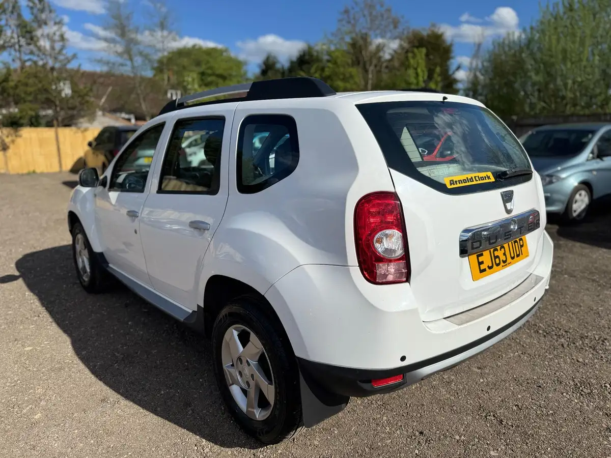 2014-dacia-duster-15d-laureate-110-110bhp-4x4-big-3