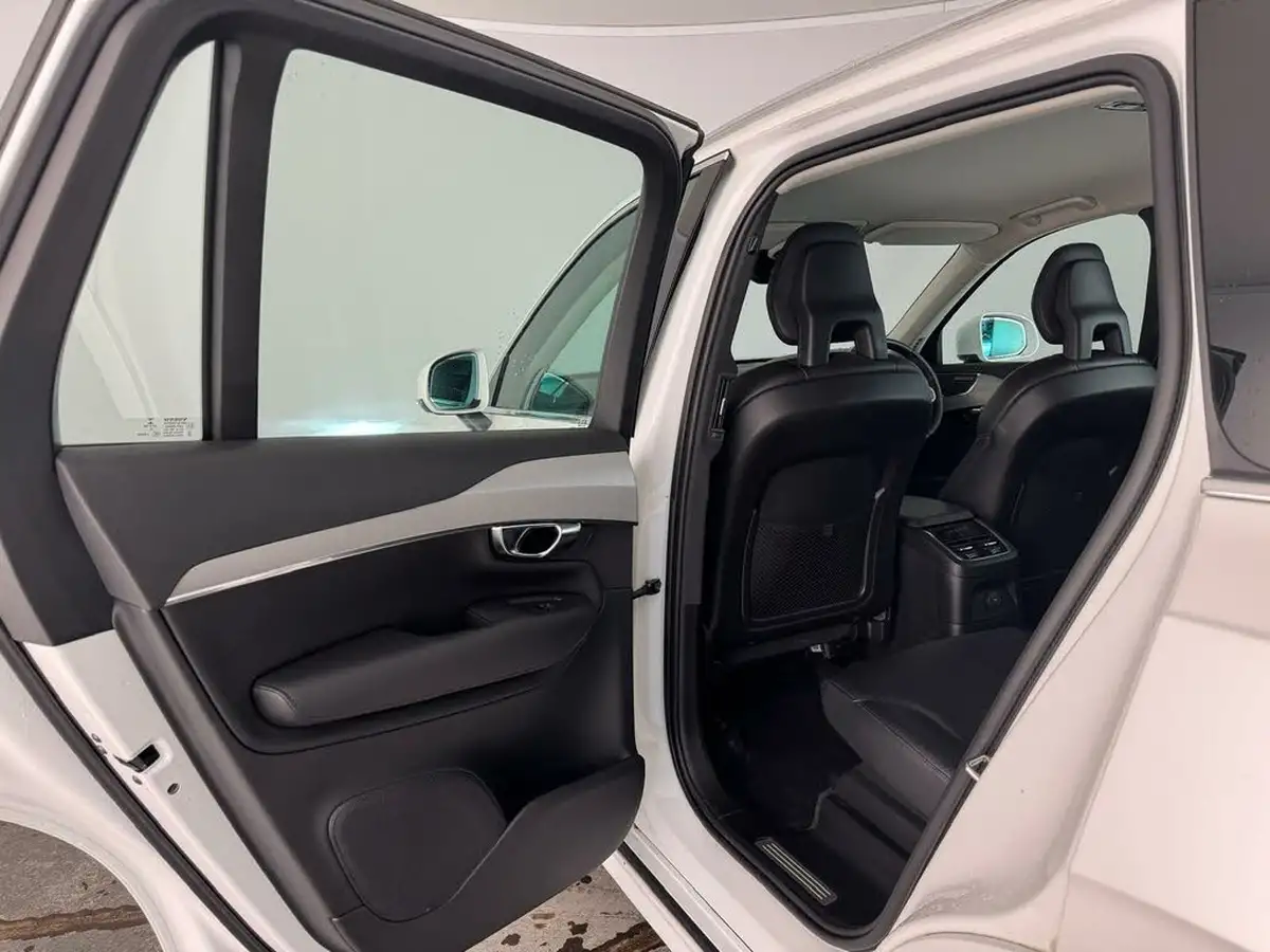2021-volvo-xc90-20-t8-inscription-expression-455bhp-big-15