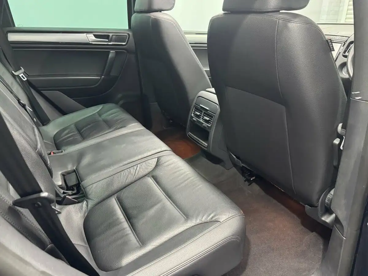 2017-volkswagen-touareg-30tdi-r-line-204ps-ss-2970cc-big-32