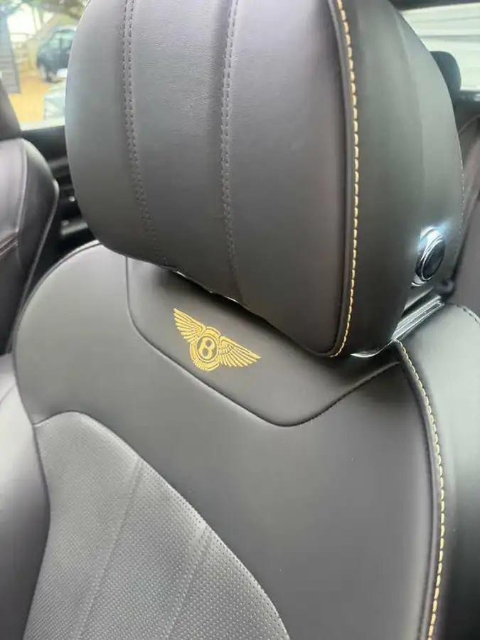 2019-bentley-bentayga-40-v8-big-15