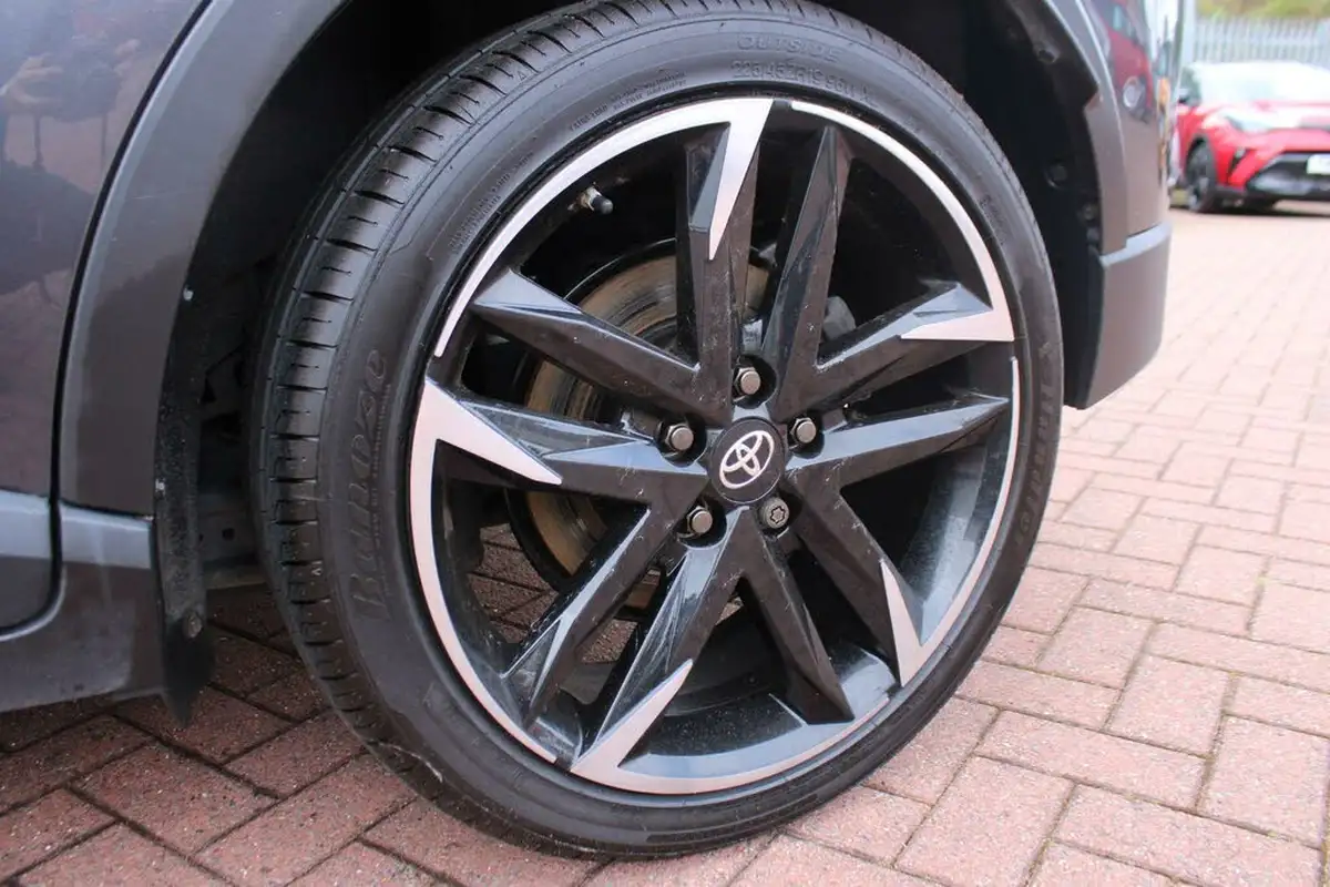 2021-toyota-c-hr-20-vvt-i-gr-sport-big-10