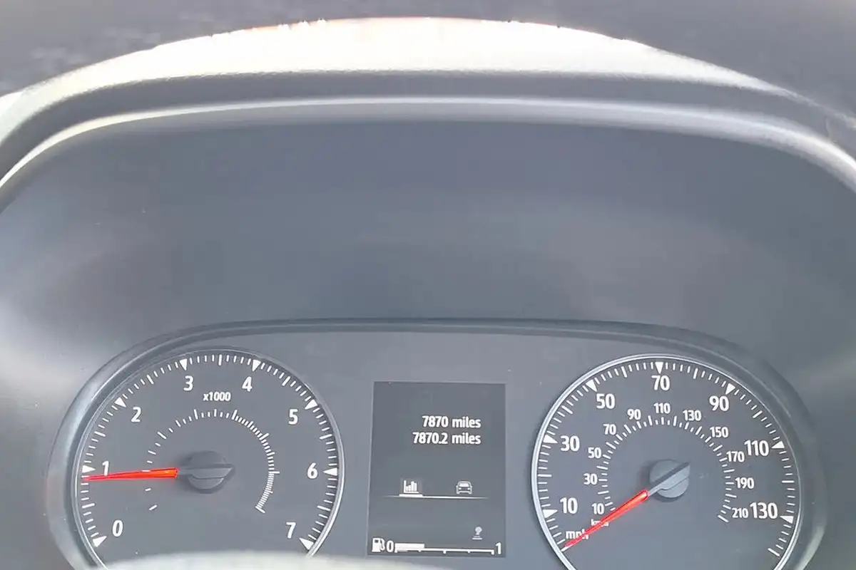 2022-dacia-sandero-stepway-10-tce-comfort-100bhp-bi-fuel-big-10