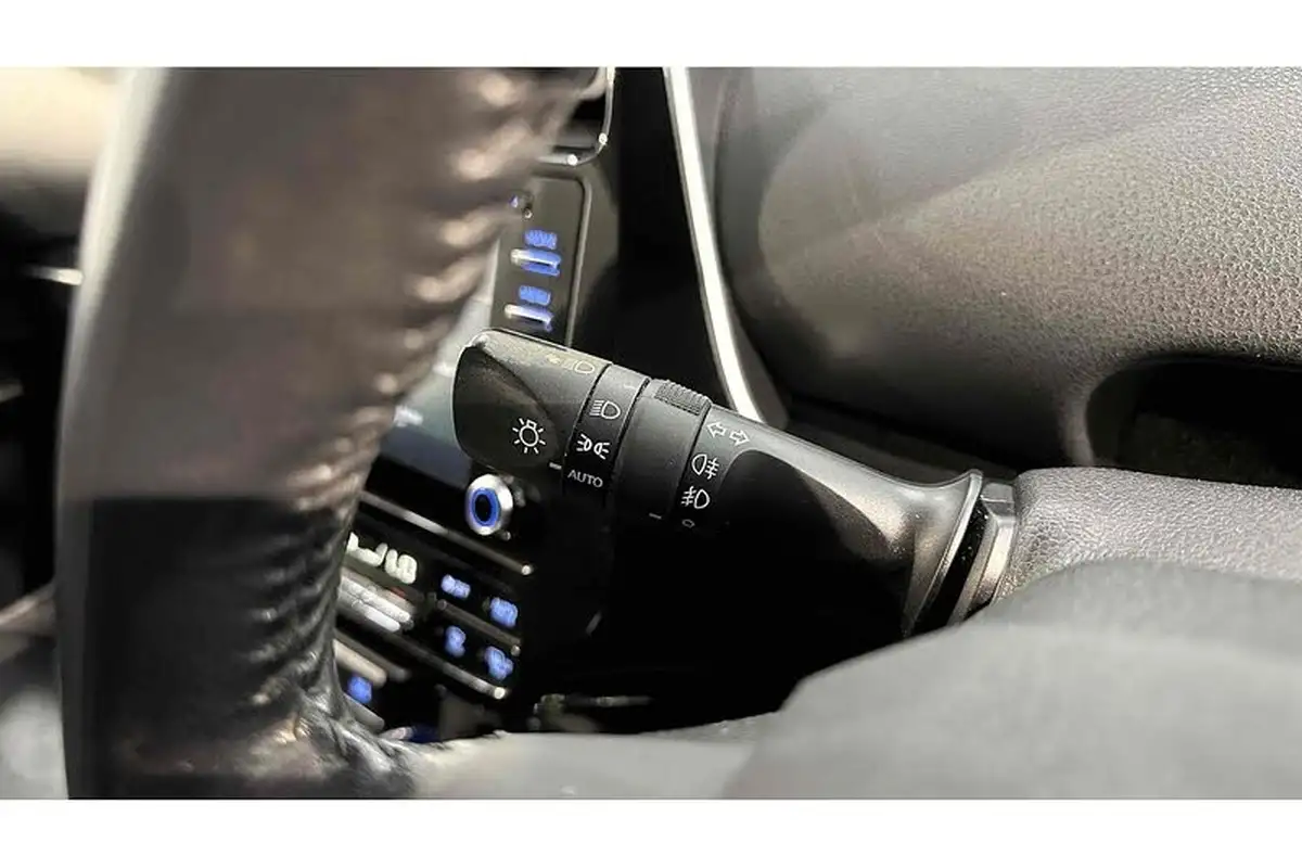 2020-toyota-prius-18-vvt-i-excel-cvt-big-30