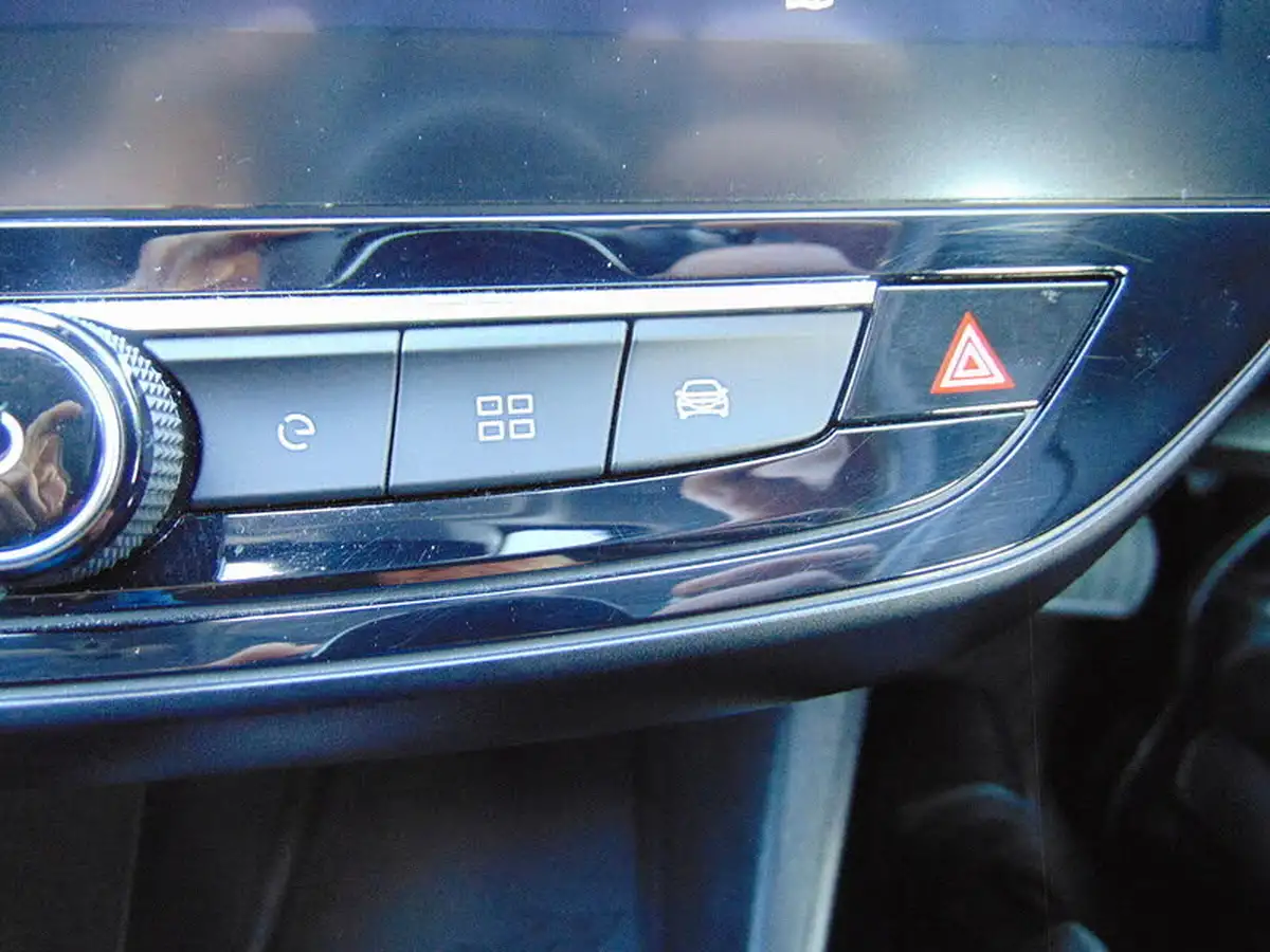2020-vauxhall-corsa-e-elite-nav-74kw-big-36