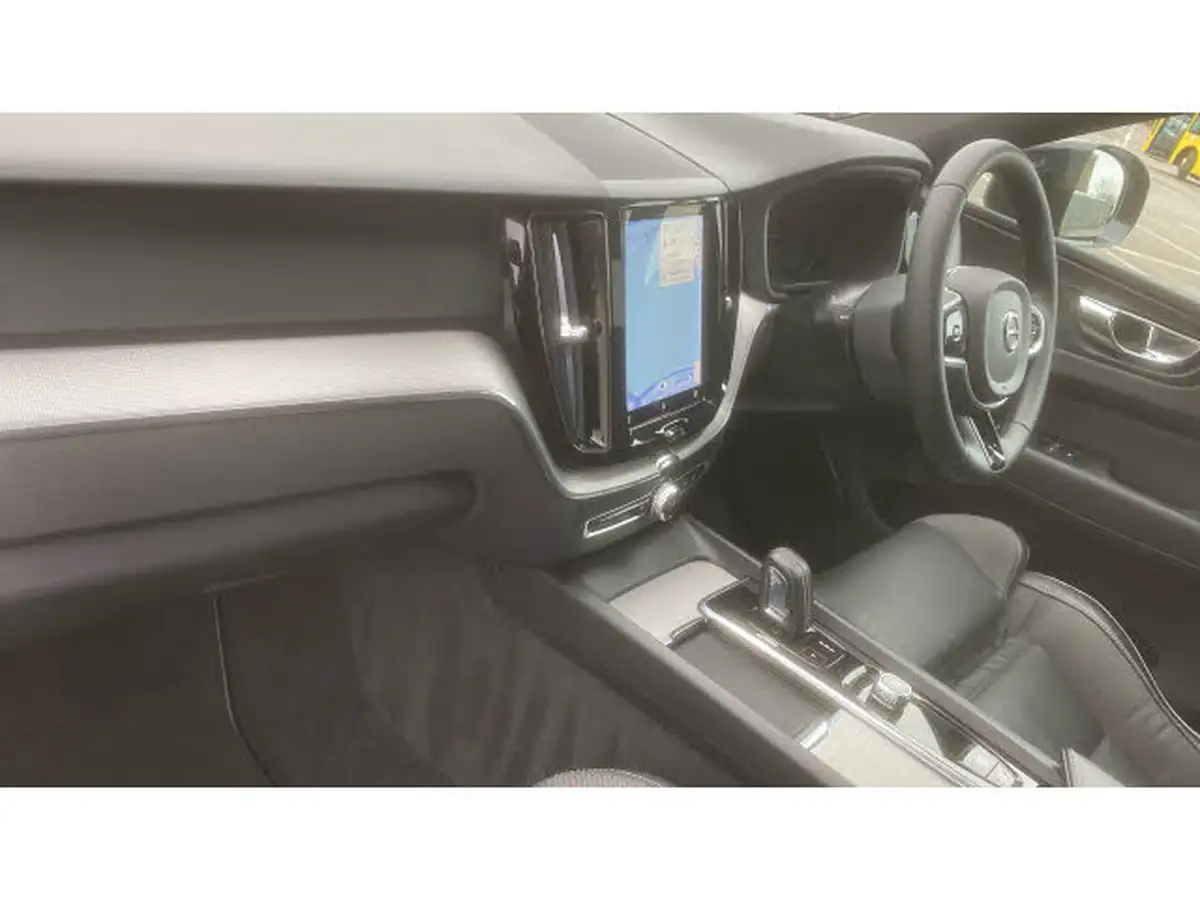 2021-volvo-xc60-20td-b4-r-design-awd-big-3