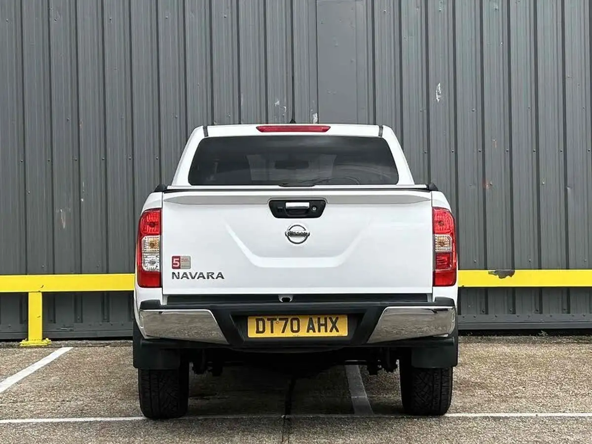 2021-nissan-navara-23dci-tt-n-connecta-8-navi-big-5