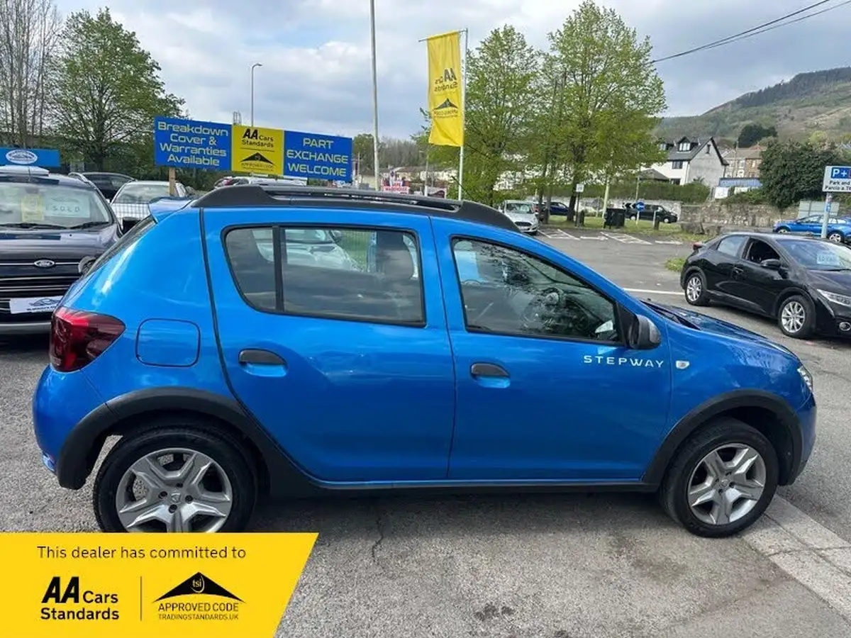 2017-dacia-sandero-stepway-09-tce-laureate-big-2