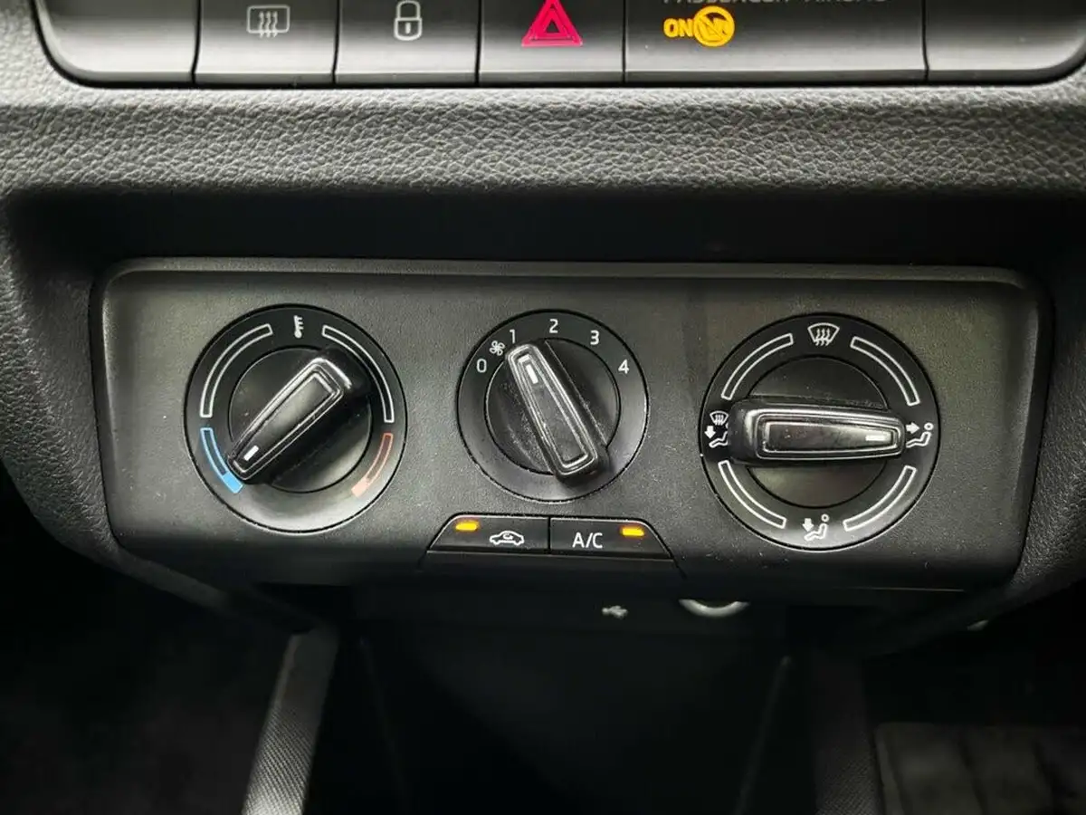 2019-skoda-fabia-10-tsi-colour-edition-big-18
