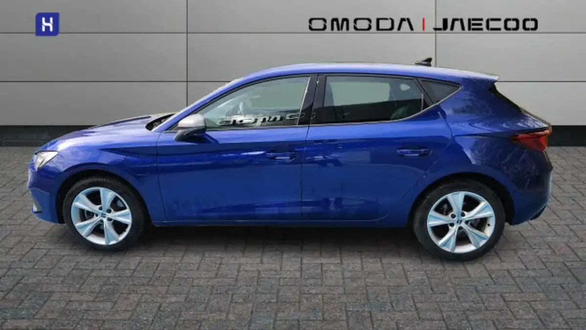 2021-seat-leon-14-e-hybrid-fr-hatchback-big-4