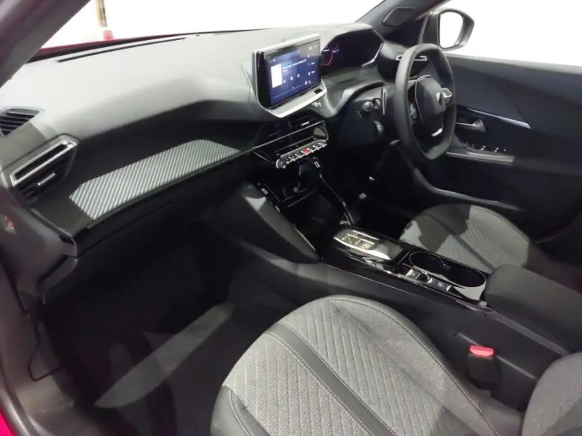 2024-peugeot-2008-suv-12-puretech-allure-130ps-eat8-big-4