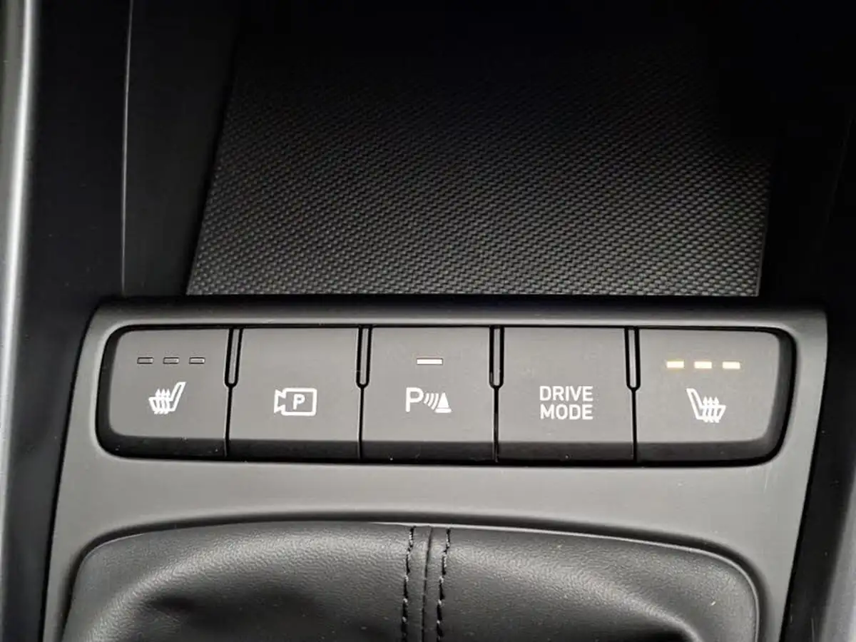 2025-hyundai-i20-10-t-gdi-premium-big-14