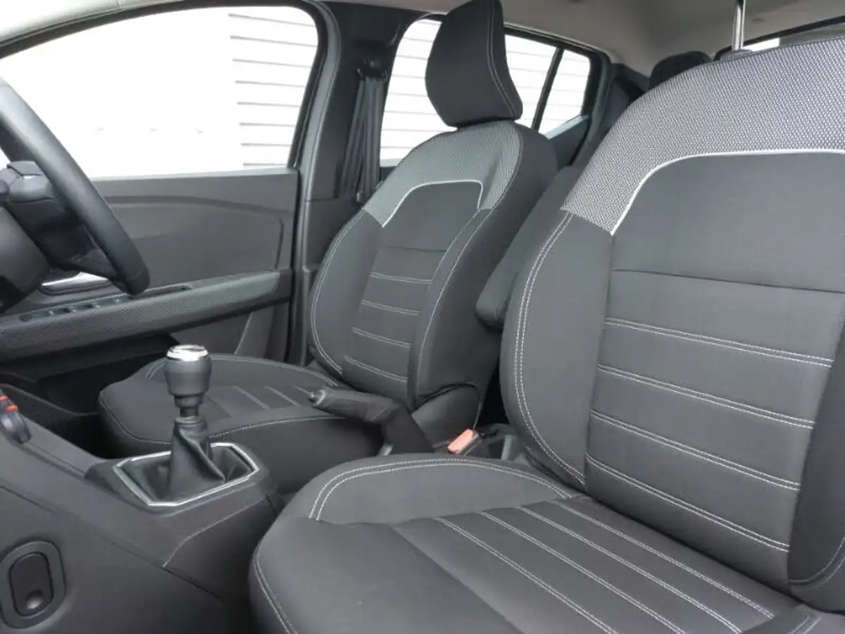 2023-dacia-sandero-10-tce-comfort-90bhp-big-4