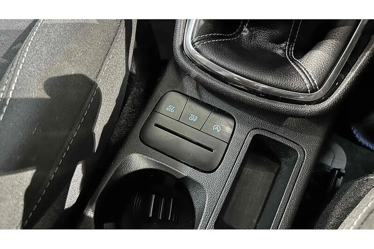 2018-ford-fiesta-11-ti-vct-zetec-5d-big-38