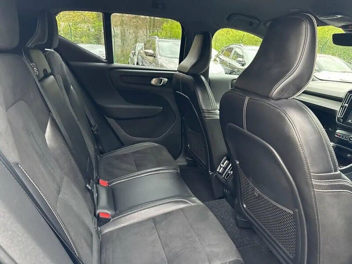 2020-volvo-xc40-15-t3-r-design-big-19