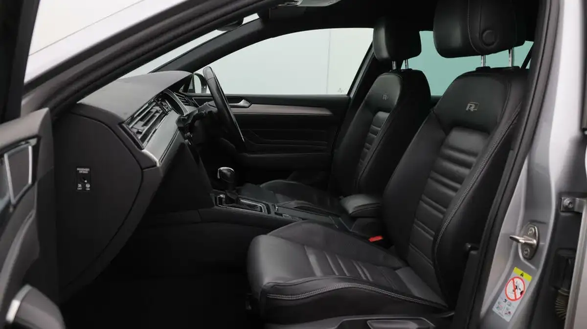 2020-volkswagen-passat-20tdi-r-line-150ps-evo-estate-5d-dsg-big-13