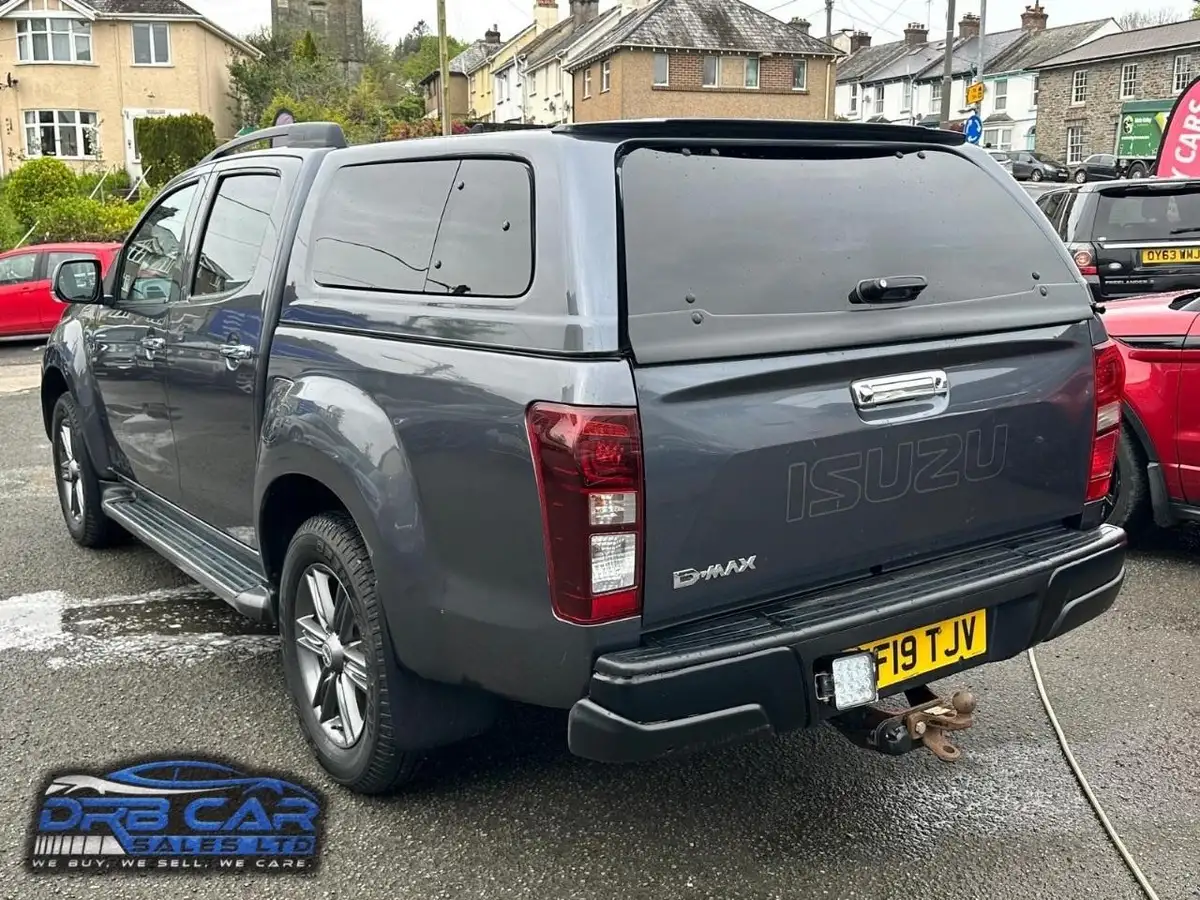 2019-isuzu-d-max-19td-blade-auto-big-3