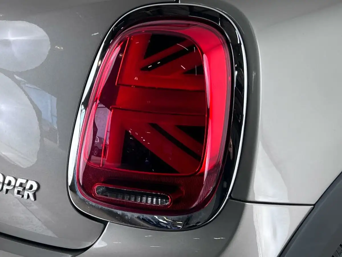 2020-mini-cooper-15-cooper-classic-hatchback-3d-big-7