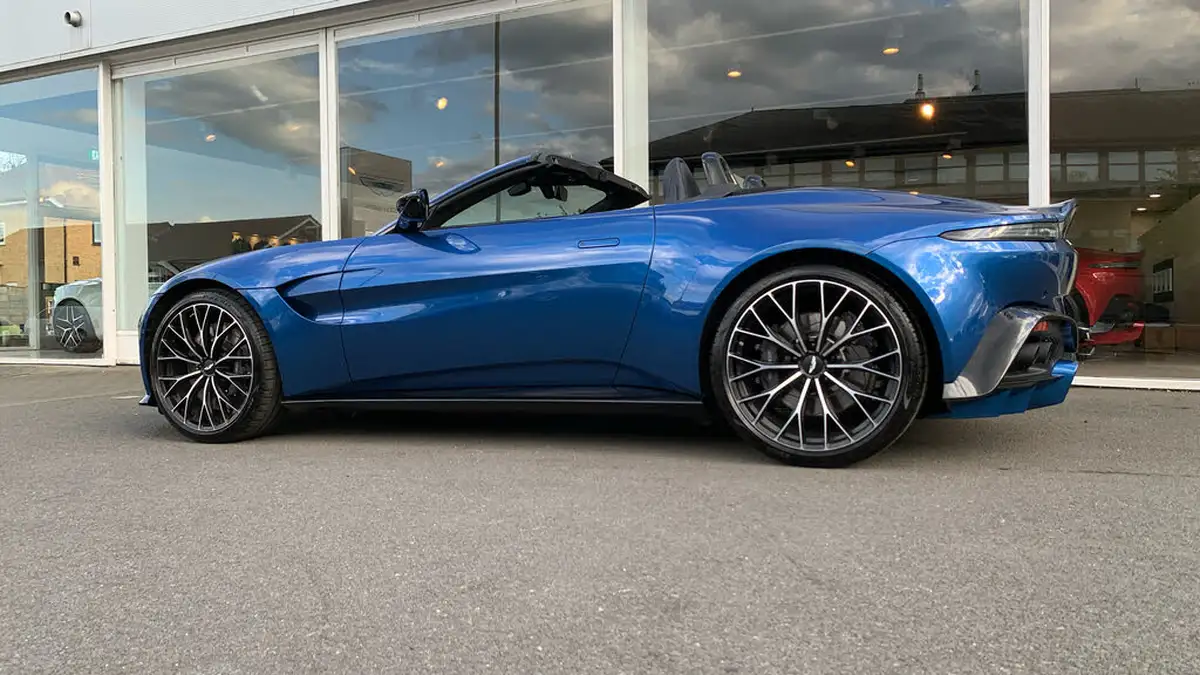 2024-aston-martin-vantage-40-v8-vantage-roadster-auto-big-23