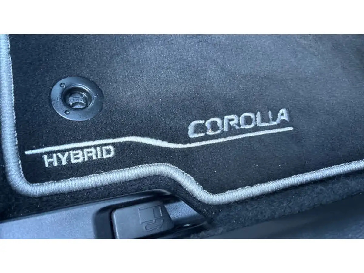 2019-toyota-corolla-18-vvt-i-design-trk-touring-sports-5d-big-38