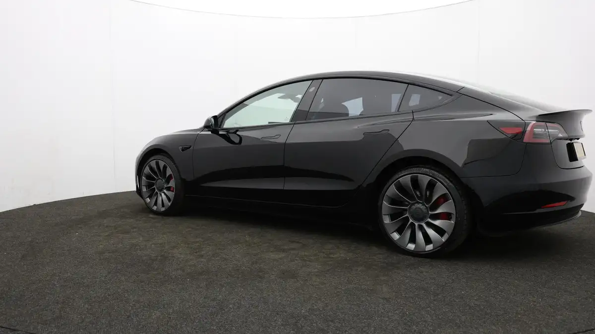 2021-tesla-model-3-e-performance-awd-big-67