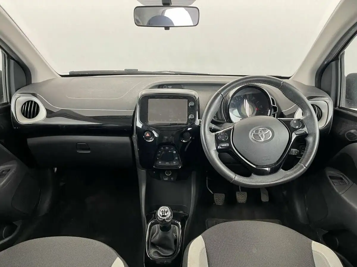2015-toyota-aygo-10-vvt-i-x-clusiv-5d-big-10