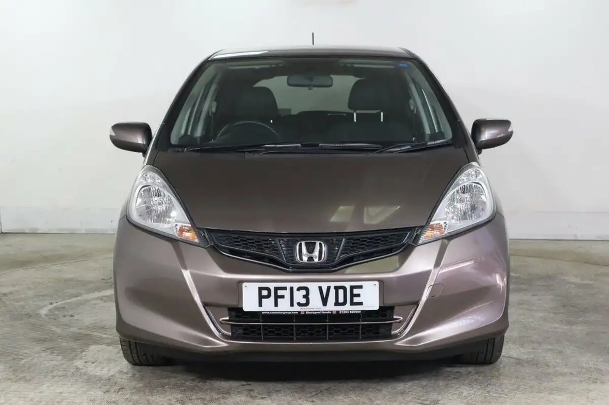 2013-honda-jazz-14-es-plus-big-1