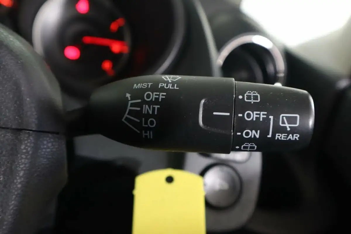 2013-honda-jazz-14-es-plus-big-25