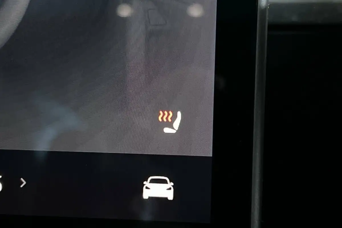 2020-tesla-model-3-e-long-range-big-23