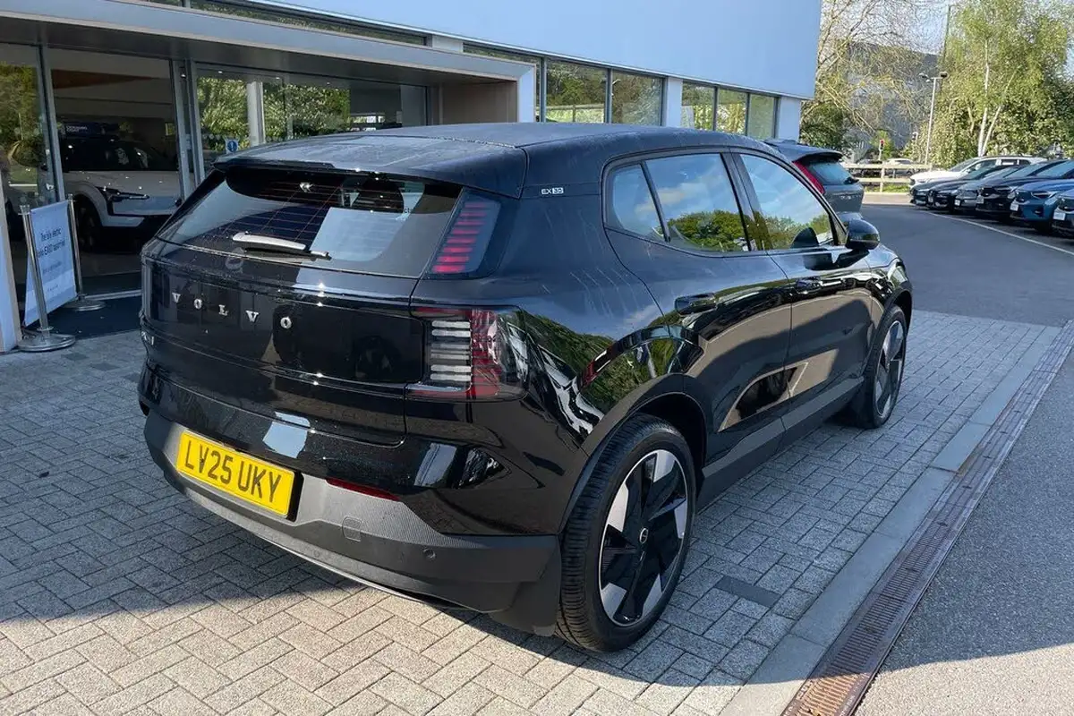 2025-volvo-ex30-e-single-motor-plus-extended-range-big-6