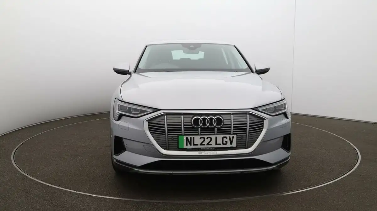 2022-audi-e-tron-55e-technik-station-wagon-big-2