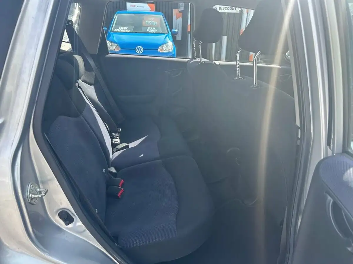 2013-honda-jazz-12-s-big-19