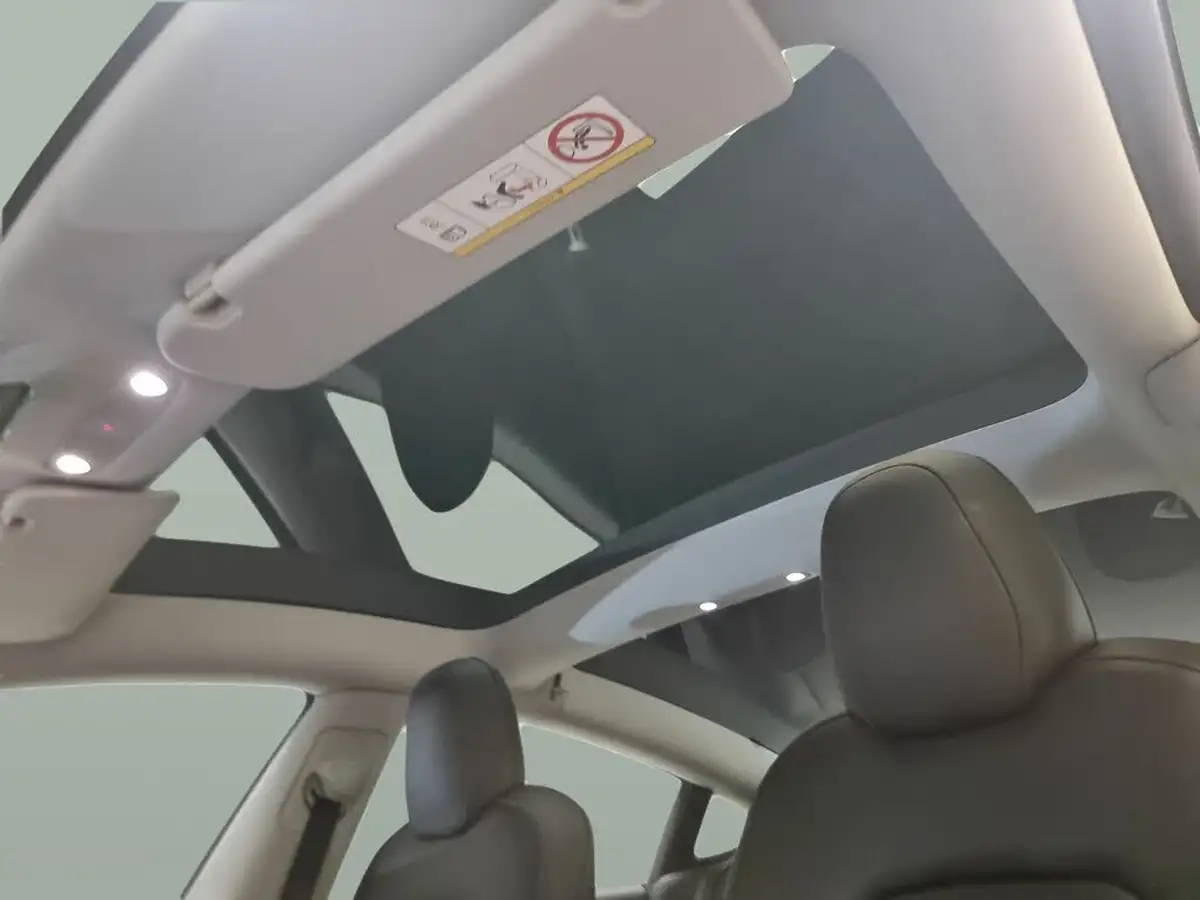 2022-tesla-model-3-e-long-range-big-5