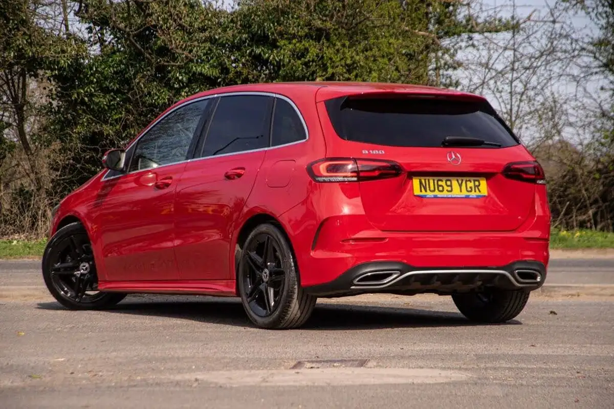 2020-mercedes-benz-b-class-13-b180-amg-line-7g-dct-big-1