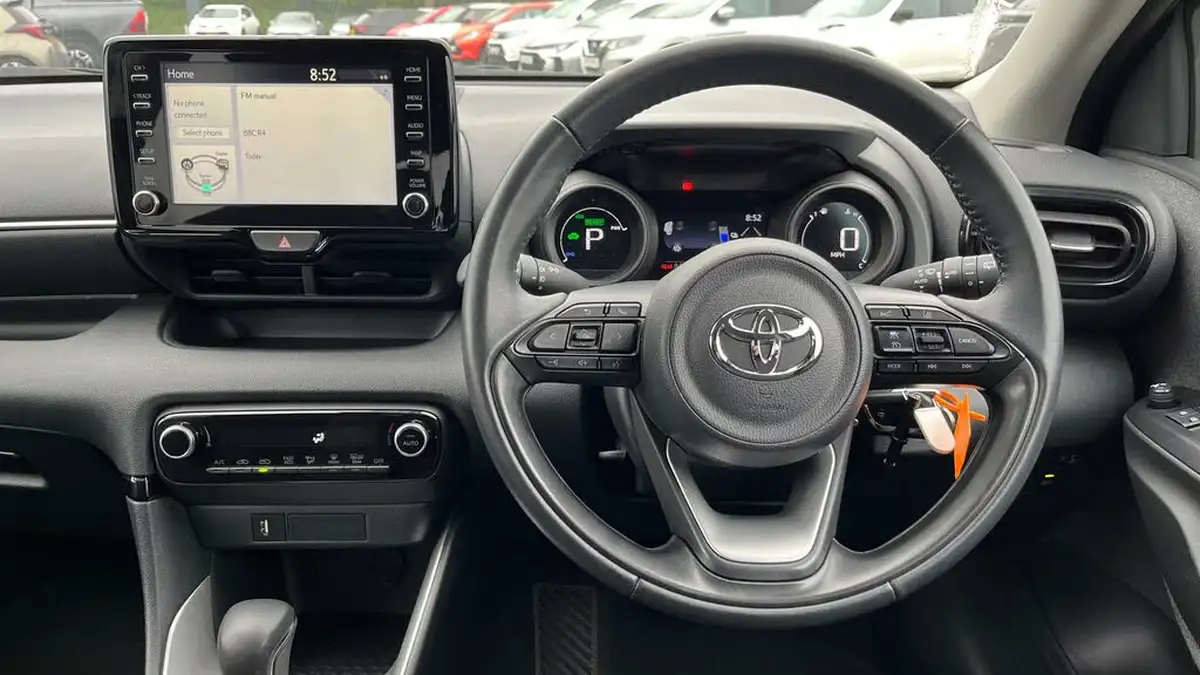 2022-toyota-yaris-15-vvt-i-design-big-5