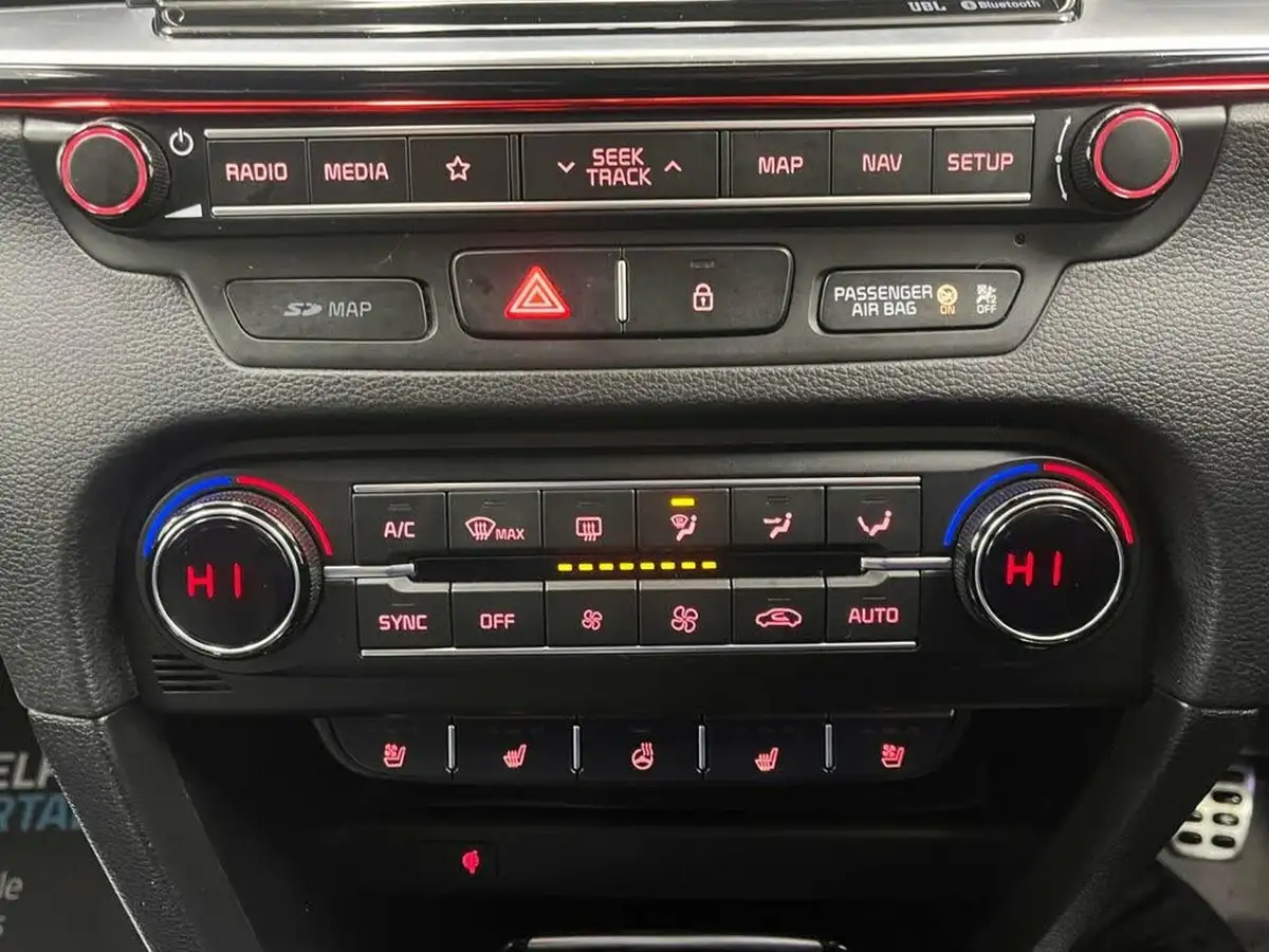 2018-kia-ceed-14-t-gdi-first-edition-hatchback-big-18