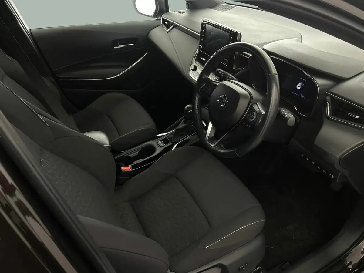 2022-suzuki-swace-18-sz5-big-11