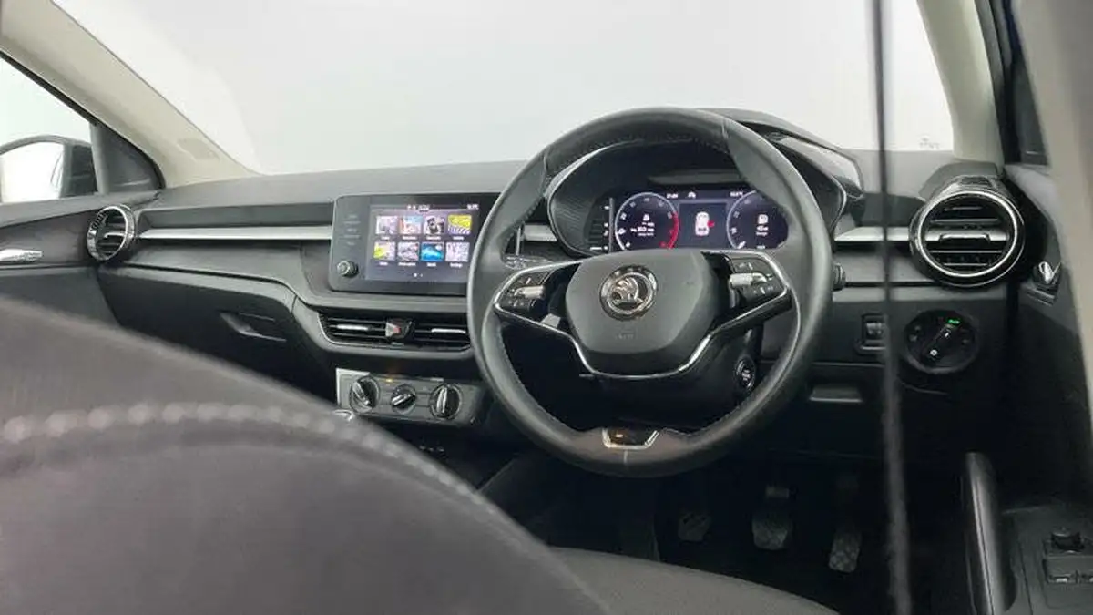 2022-skoda-fabia-10-mpi-colour-edition-big-25