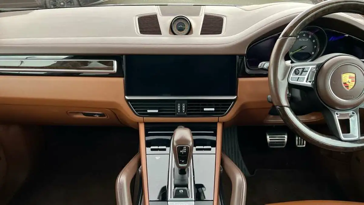 2021-porsche-cayenne-40-v8-turbo-s-e-hybrid-station-wagon-big-11