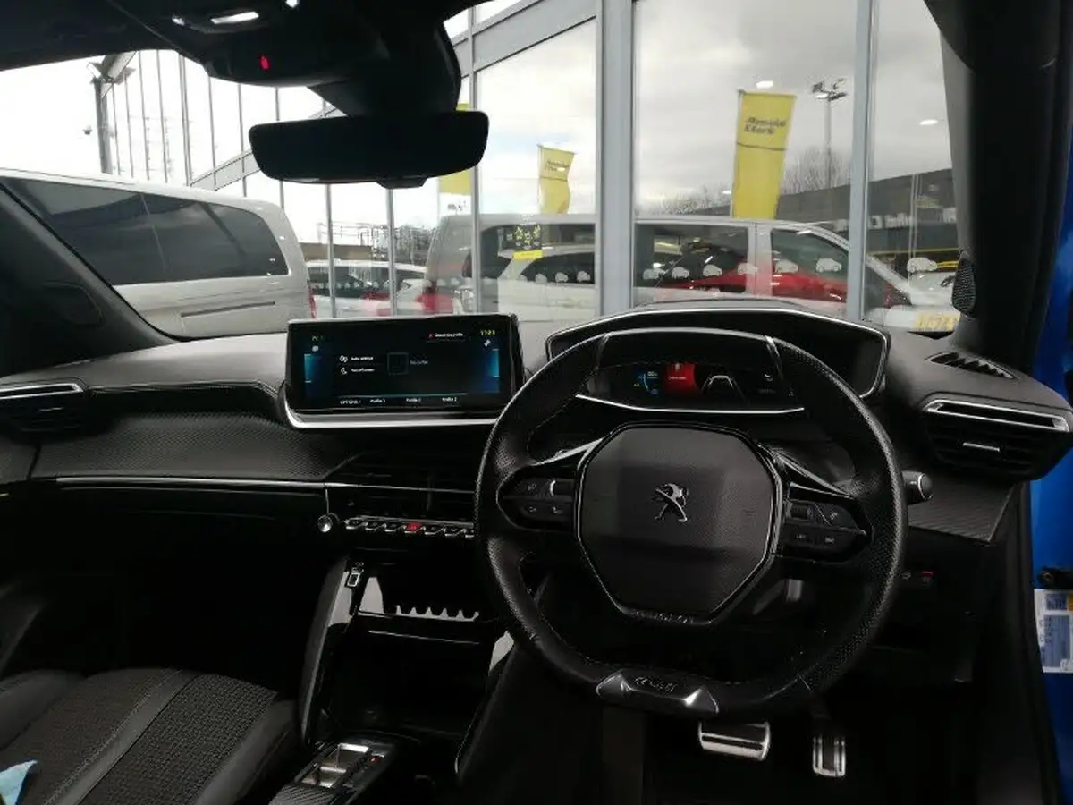 2023-peugeot-2008-suv-e-gt-136bhp-50kwh-station-wagon-big-2