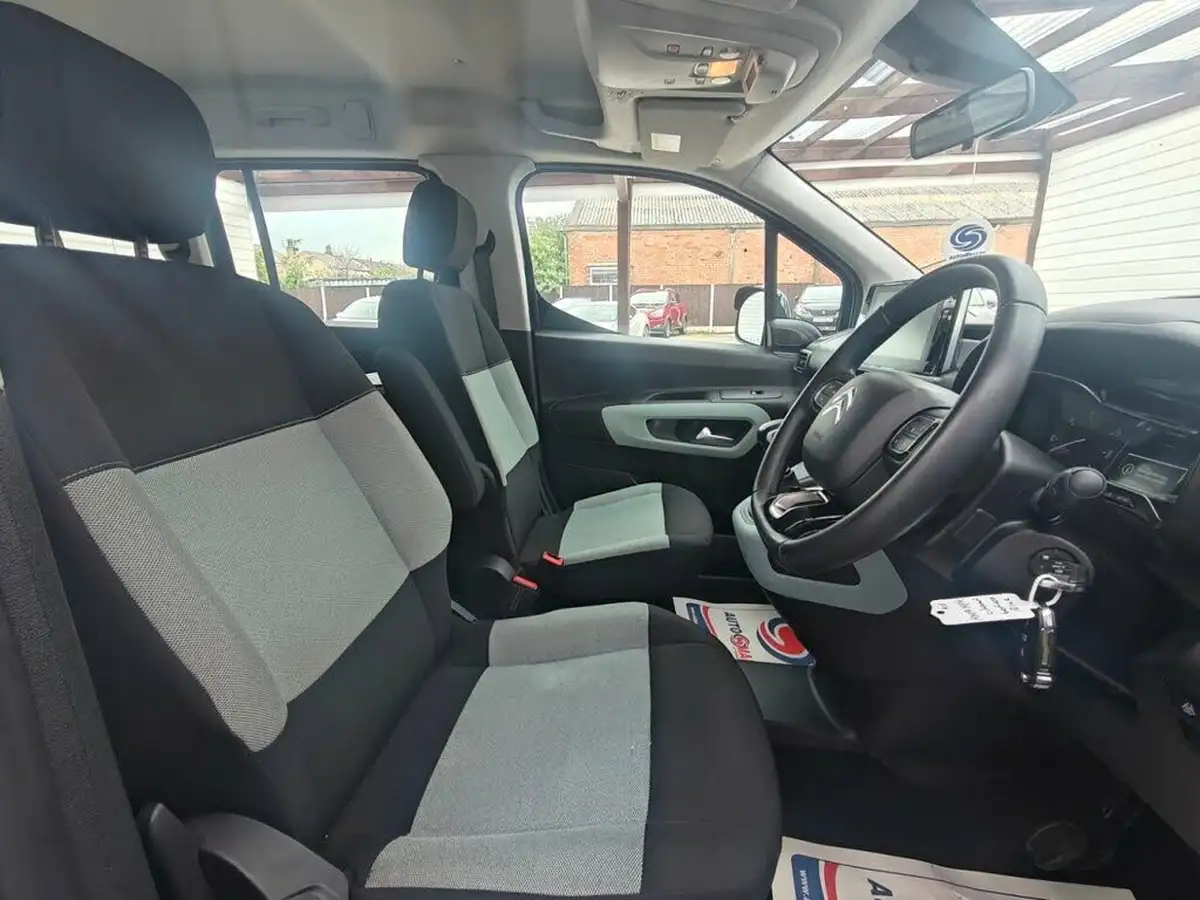 2019-citroen-berlingo-15bluehdi-flair-xl-size-130ps-big-32