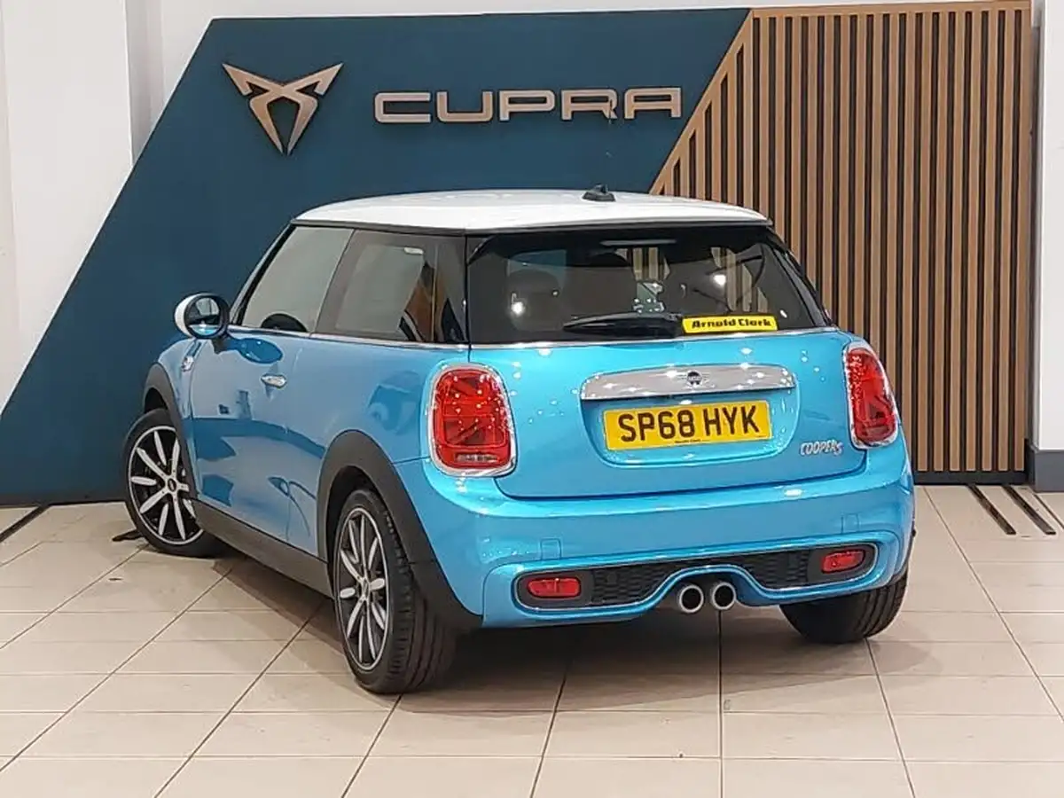 2018-mini-cooper-20-cooper-s-exclusive-ss-hatchback-3d-sport-auto-big-1