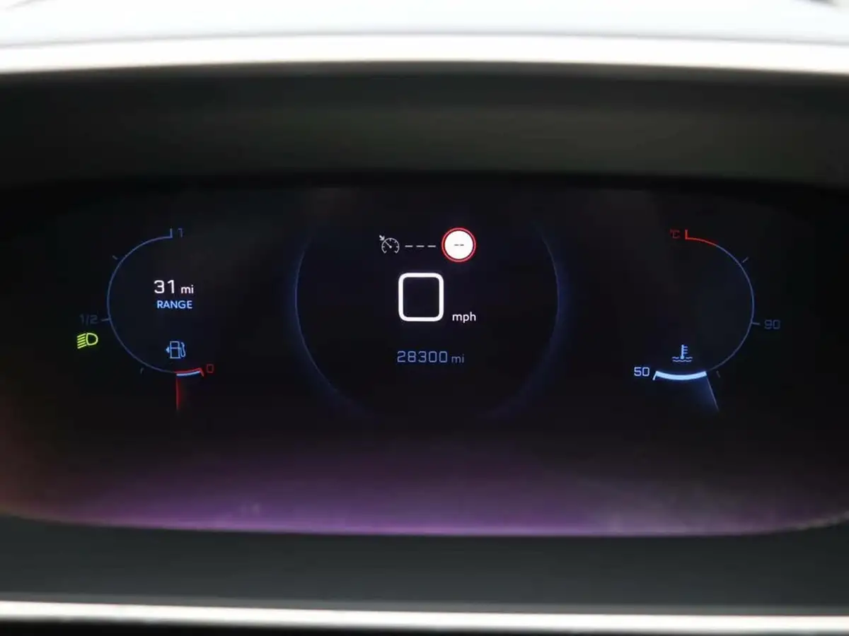 2022-peugeot-208-12-puretech-allure-premium-100bhp-big-7