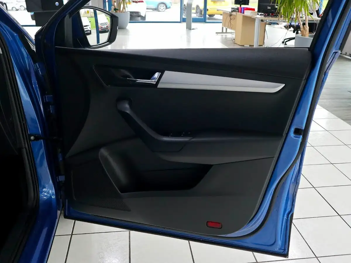 2020-skoda-karoq-15-tsi-se-dsg-big-19