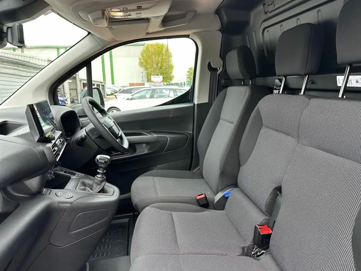 2025-vauxhall-combo-15cdti-pro-100pseu6e-big-7