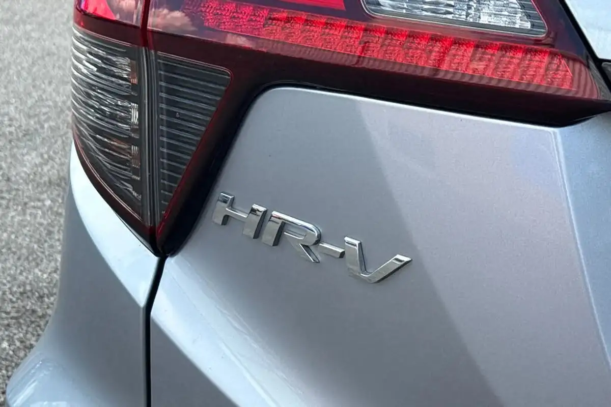 2019-honda-hr-v-15-i-vtec-sport-cvt-big-29