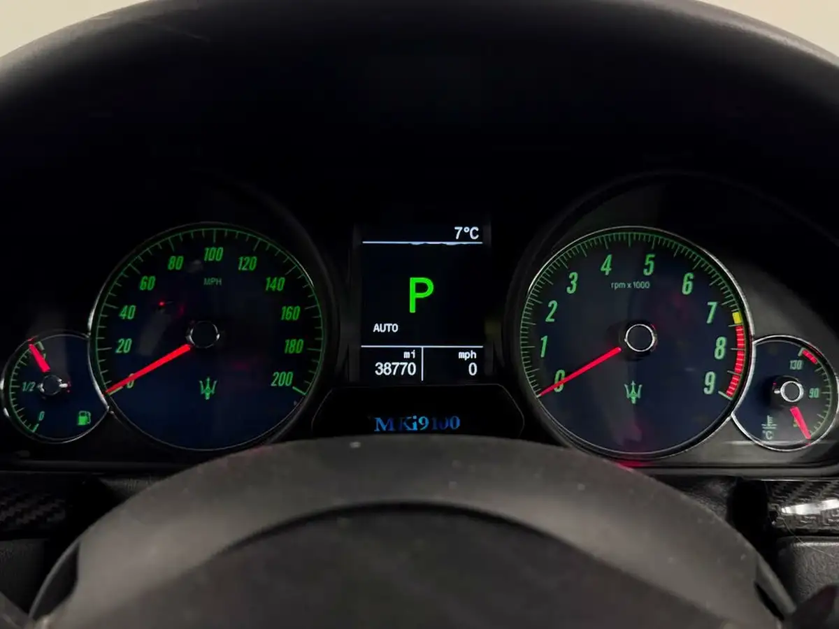 2015-maserati-grancabrio-47-sport-big-34