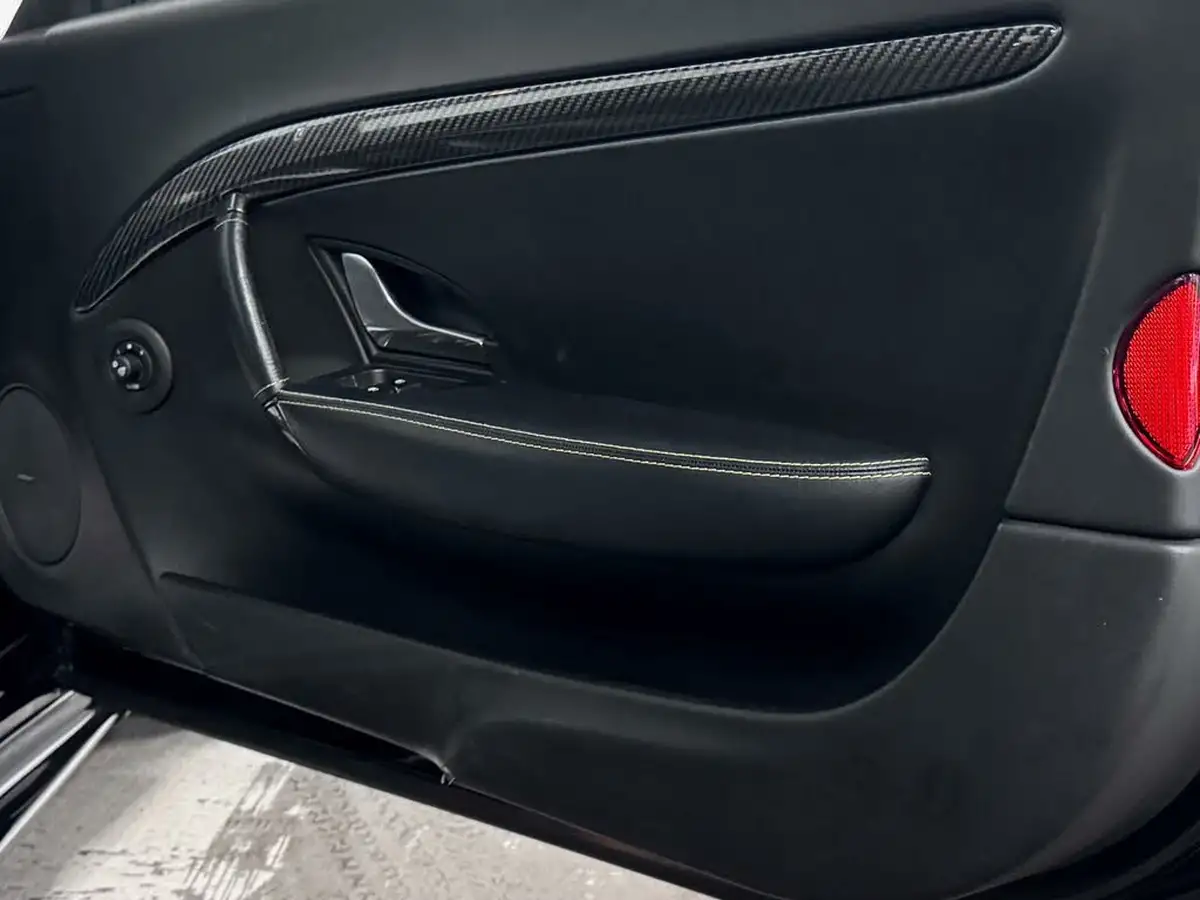 2015-maserati-grancabrio-47-sport-big-13