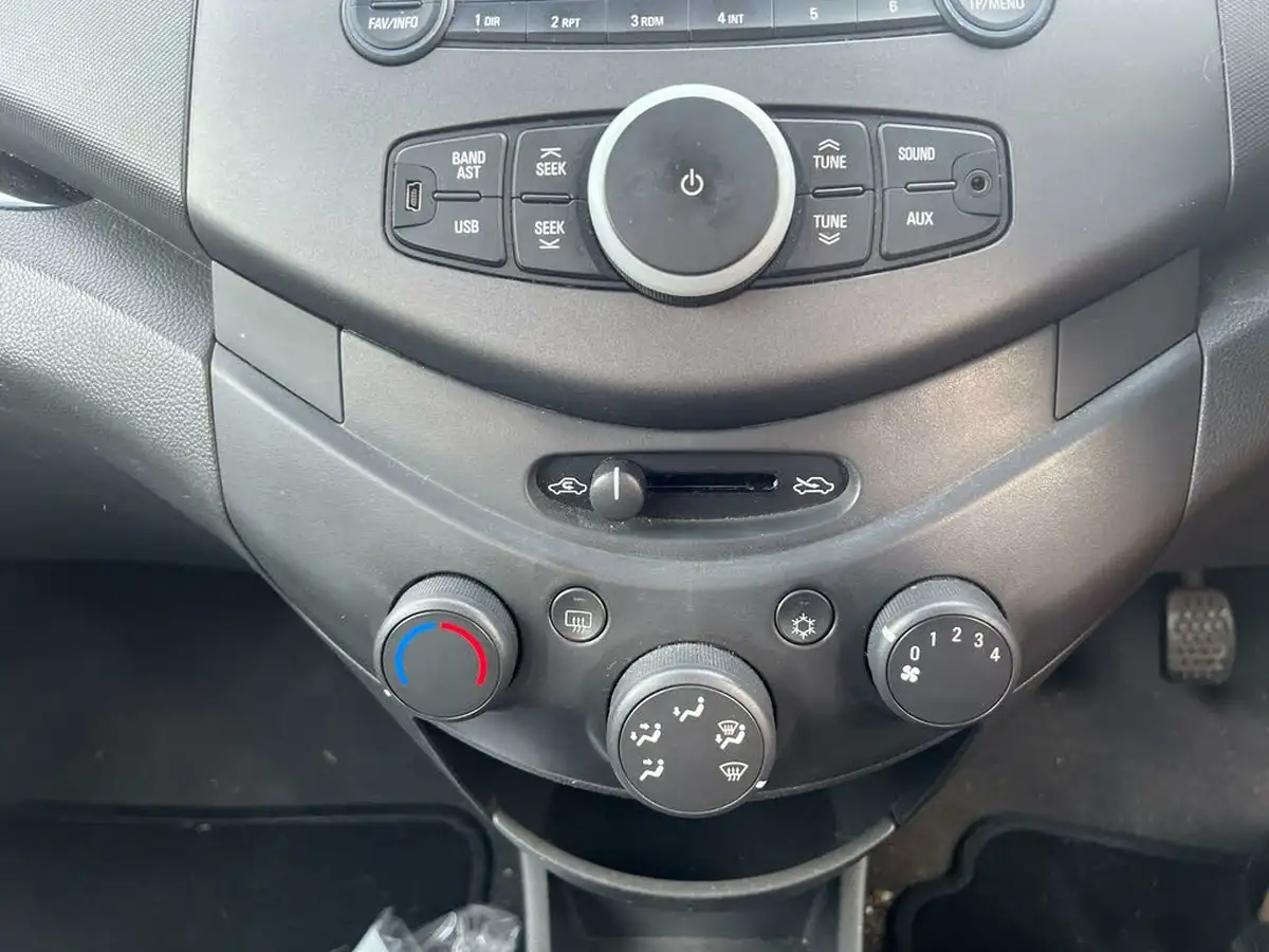 2011-chevrolet-spark-12-ls-big-18